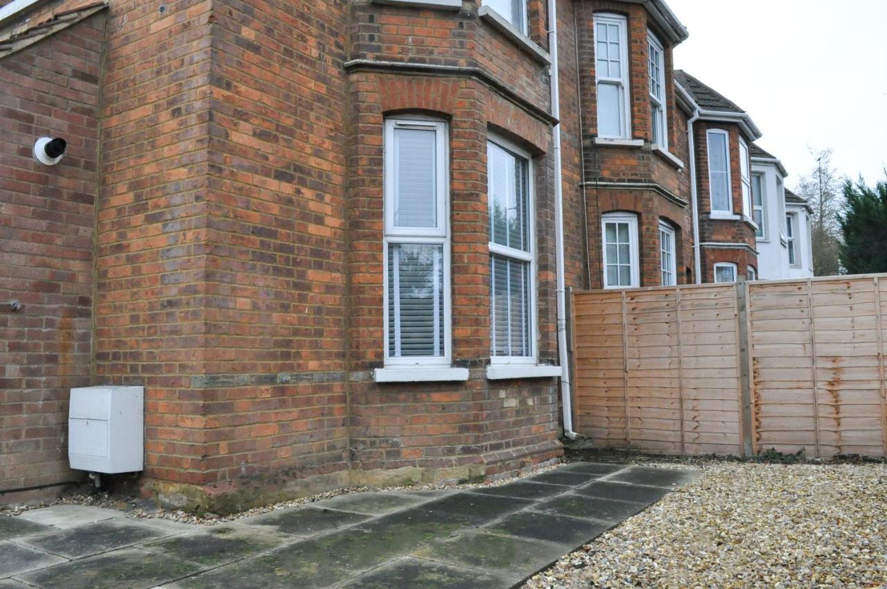 Bedford Rd Apartment Ideal For Hospital & Town Centre Kempston Bagian luar foto